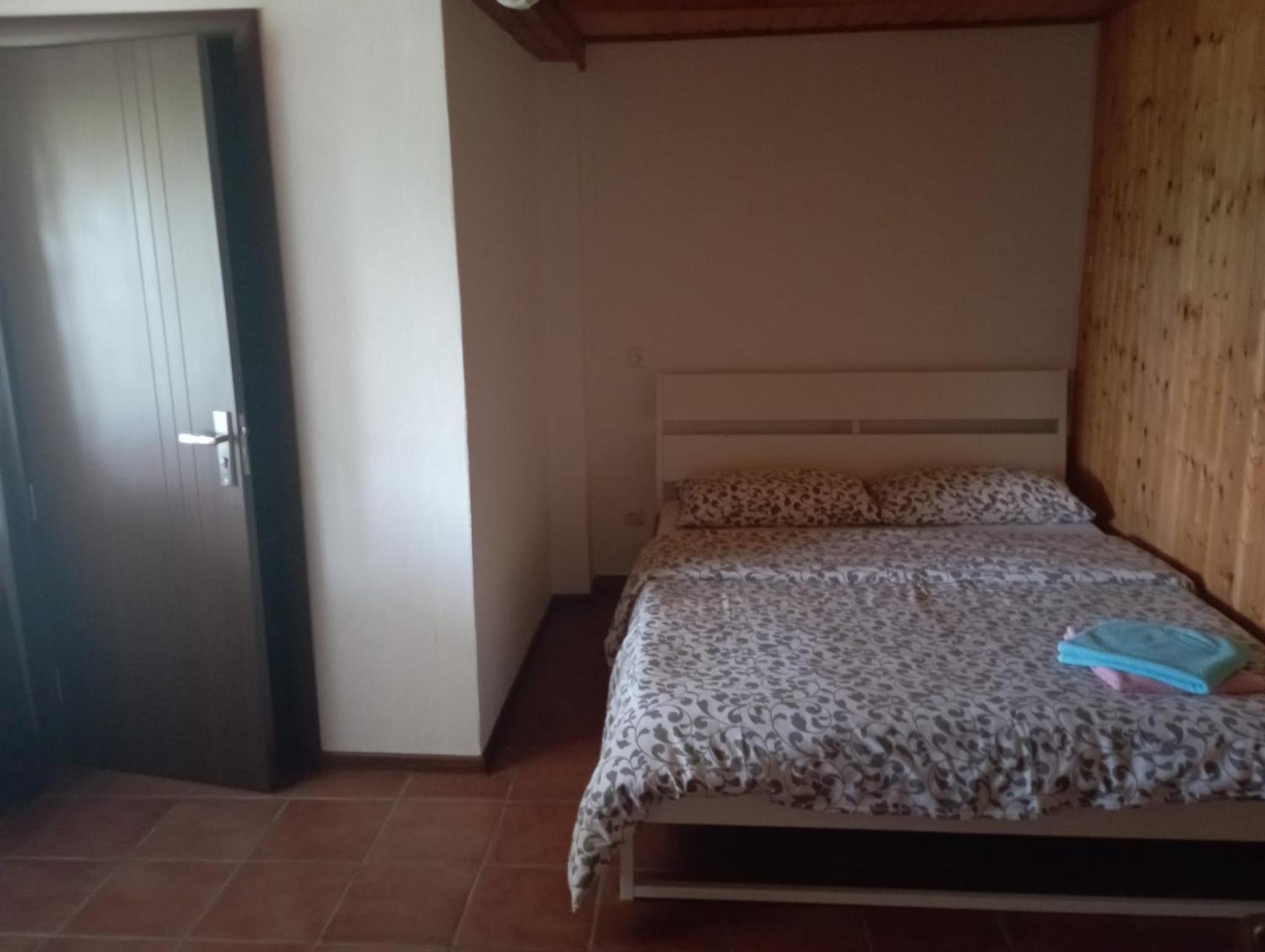 Pensiunea Dates Кырцишоара Номер фото